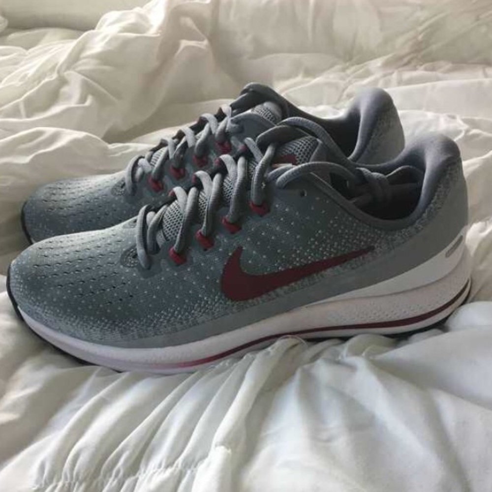 BNIB Nike Zoom Vomero Sneakers Gym Shoes